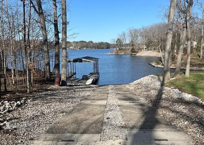 Holiday home Campfire Cove Lakefront & 3 Camp Sites Centralia